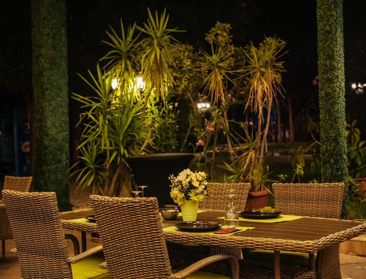 Hotel Restaurant Rustic Alexandria Exterior photo